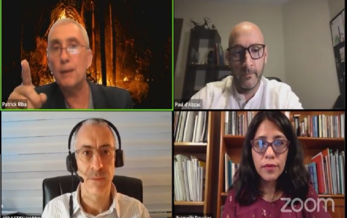 Paul en la Embajada3