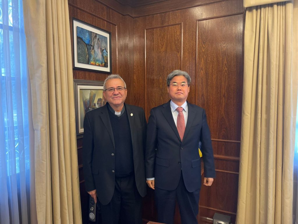 embajador kim corea del sur con rector nacional jose fuentes cano