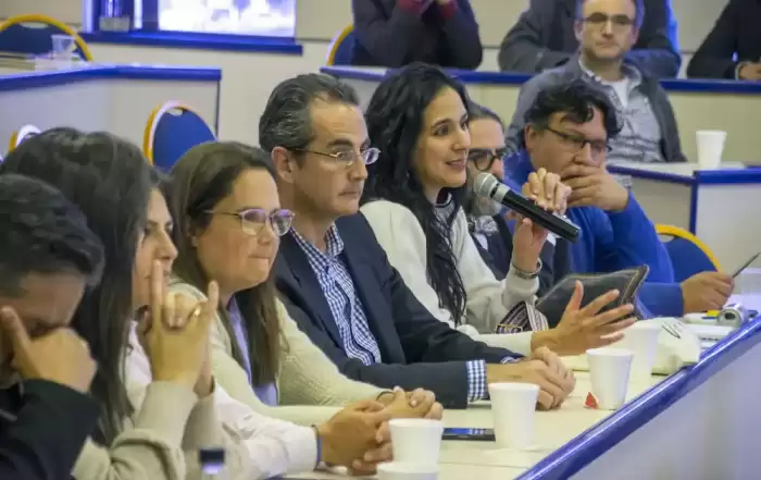 sede de la paz se reune con el rector nacional