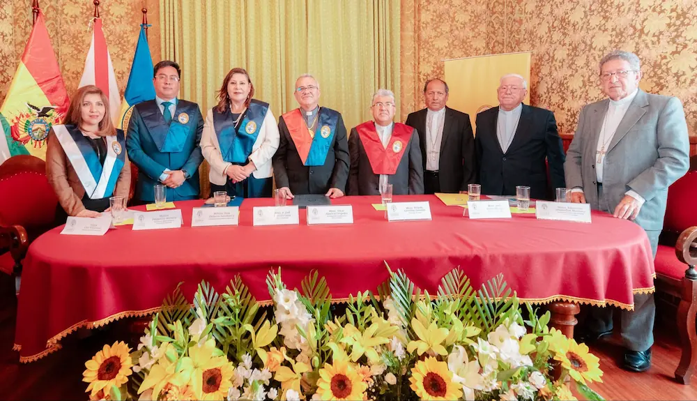 La U.C.B. llega a SUCRE aportando a la ciudad, a su futuro y a su desarrollo 5 autoridades sucre inauguracion
