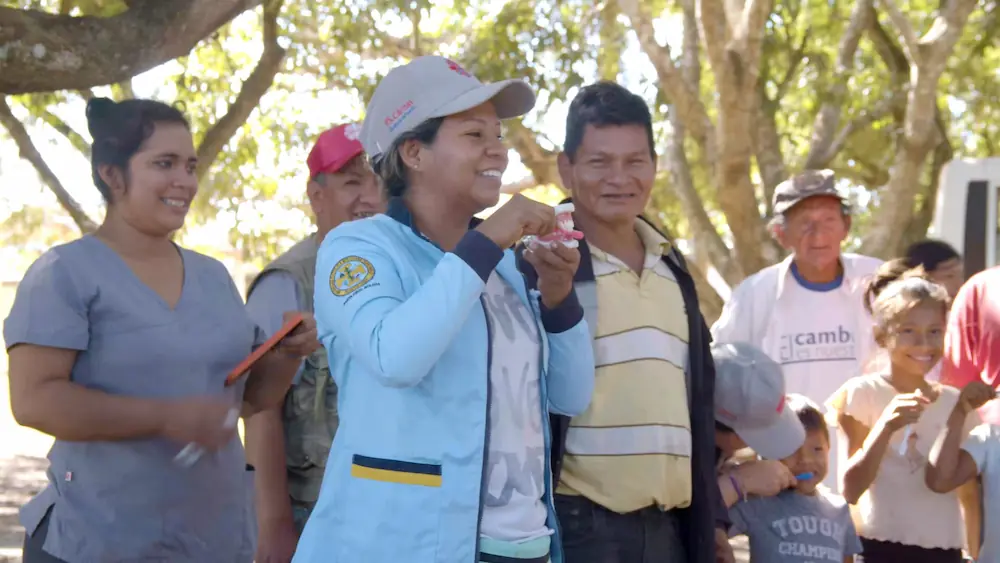 U.C.B. Santa Cruz lleva salud y esperanza a través del Río Madre de Dios en Beni 3 ucb santa cruz entre rios