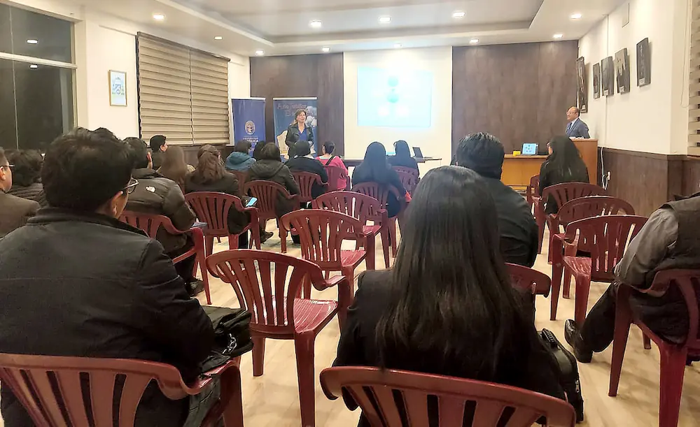 U.C.B. Sede Oruro inicia con 65 estudiantes en diplomado en formación docente 5 Sede Oruro postgrado 65 estudiantes diplomado en educacion superior