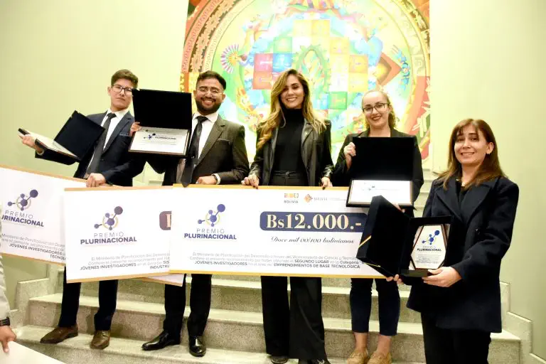 U.C.B. Sede Cochabamba se lució en el "Premio Plurinacional de Ciencia, Tecnología e Innovación 2023" 4 helga gruberg