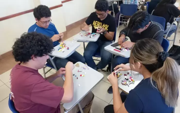 Construyendo el Humanismo Cristiano Lego Serius Play 17 resize