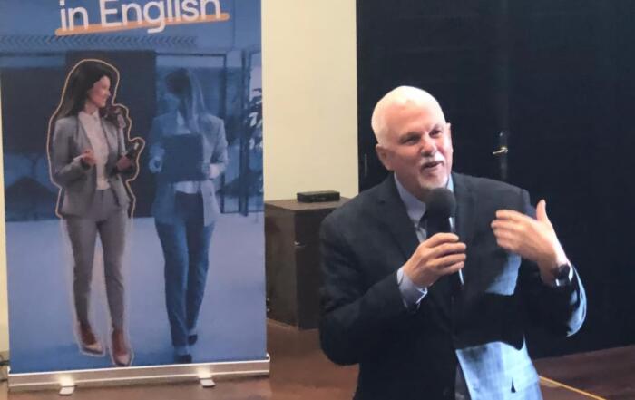 Conferencia Dr. Ken Beatty The Future of Language Learning Questions About Artificial Intelligence