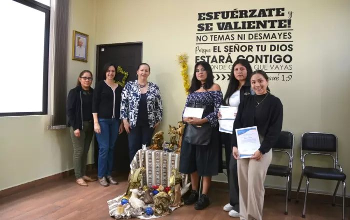 11vo concurso de tarjetas navidenas ucb cochabamba entrega gift card 2024 resize