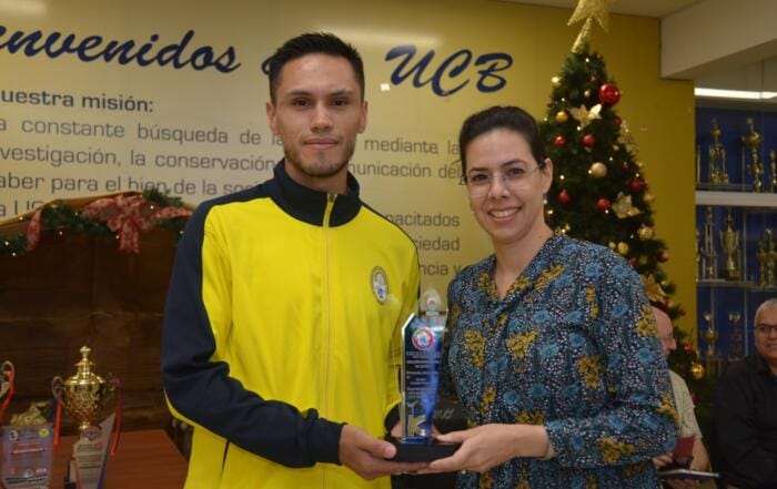 Sergio Olguin Padilla gran deportista reconocimiento ucb 2024 cochabamba