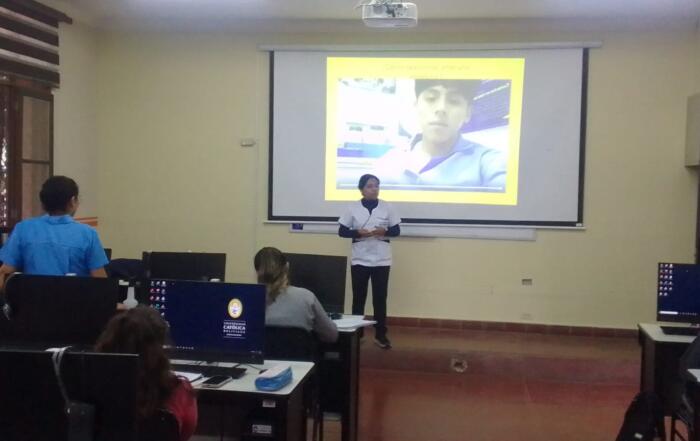 Estudiantes de Ingles IV Participan en Sesion de Sensibilizacion sobre Emergencias por Crisis Epilepticas