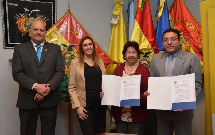 Universidad Catolica y Colegio de Odontologos Firman Acuerdo para Impulsar la Formacion Continua 1 resize