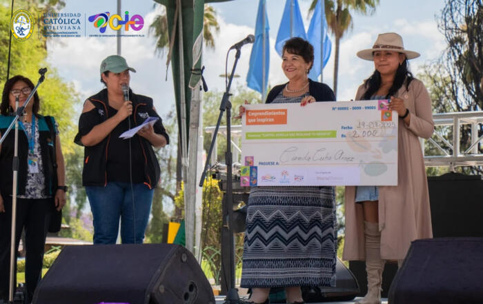 Camila Cuba gana capital semilla con su emprendimiento ESENCIAL ucb bolivia cochabamba 1 resize copy