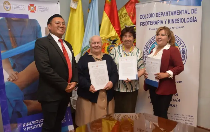 firma convenio fisioterapia enfermeria ucb cochabamba 29 resize