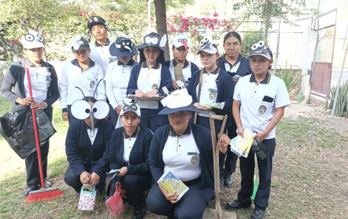 Campana Comunitaria contra el Dengue 19 enfermeria elizabeth seton ucb cochabamba 2025