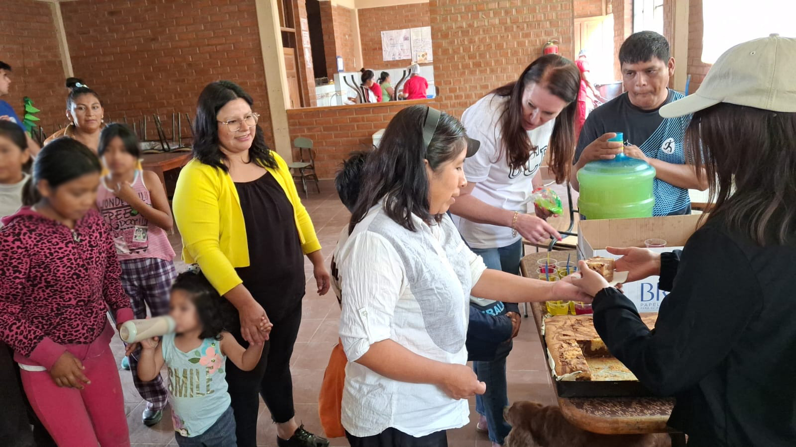 Campaña Solidaria de Ingeniería de Sistemas en apoyo a la Casa de los Niños (12) ucb cochabamba