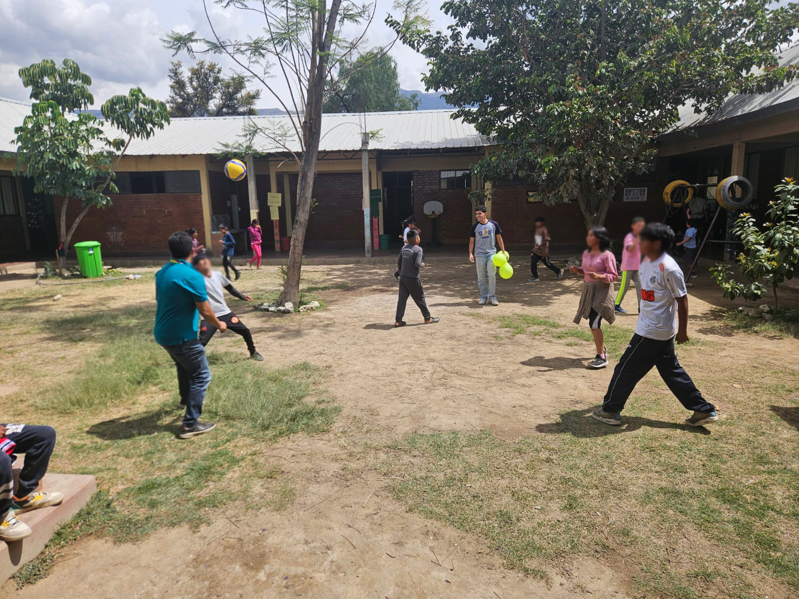 Campaña Solidaria de Ingeniería de Sistemas en apoyo a la Casa de los Niños (13) ucb cochabamba