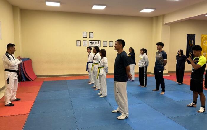 entrega grados taekwondo ucb cochabamba artes marciales 2025 1